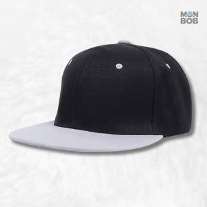 Casquette Snapback noire et grise à visière plate