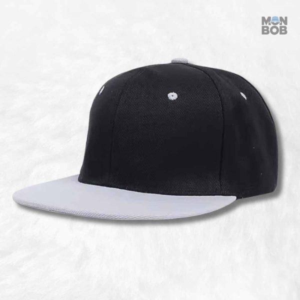 Casquette Snapback noire et grise à visière plate