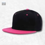 Casquette Snapback noire et rose à visière plate