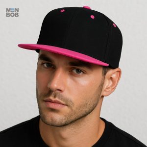 Casquette Snapback noire avec détails roses
