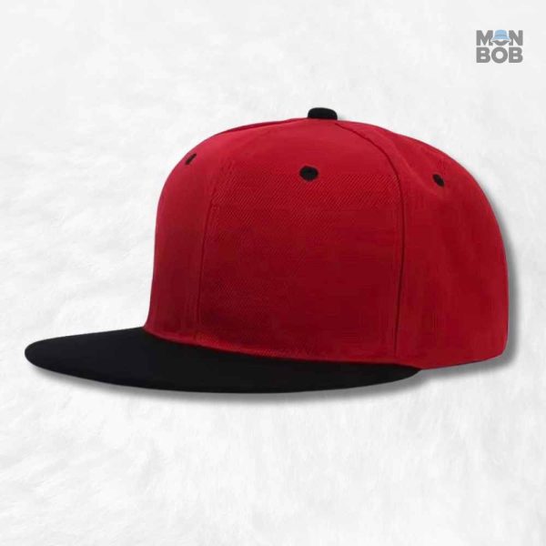 Casquette Snapback noire et rouge à visière plate