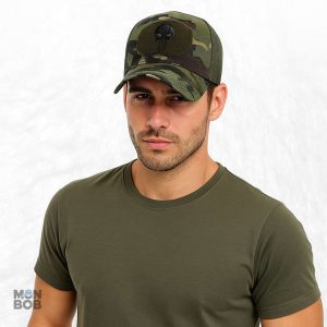 Casquette camouflage avec motif tête de mort