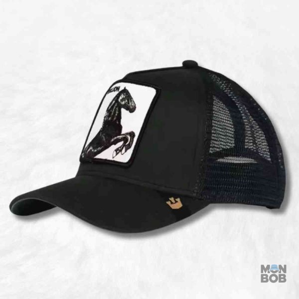 Casquette Trucker Cheval noir avec design élégant et moderne