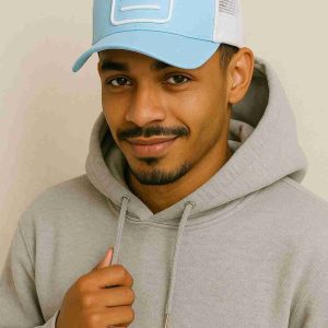 Casquette Trucker bleue avec motif Smiley pour un style fun
