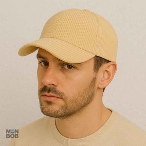 Casquette beige en velours pour un style décontracté
