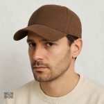 Casquette marron en velours côtelé pour un style décontracté