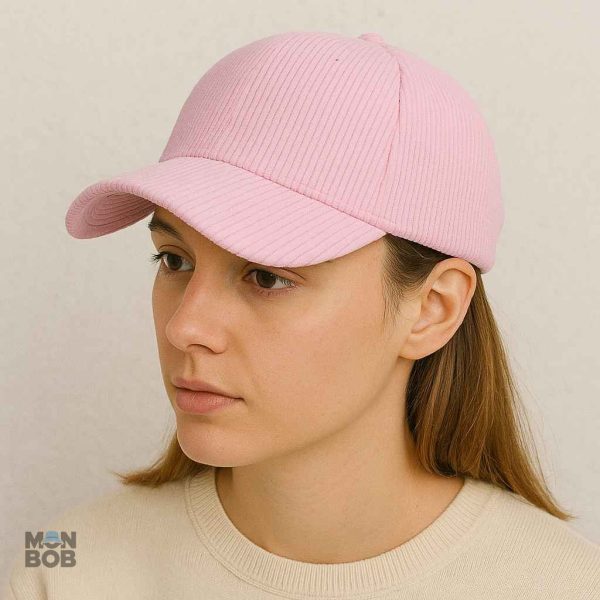 Casquette en velours rose, style décontracté et chic
