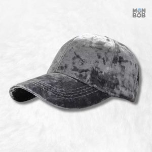 Casquette en velours de soie gris