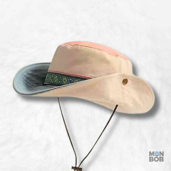 Bob randonnée beige stylé avec motifs ethniques
