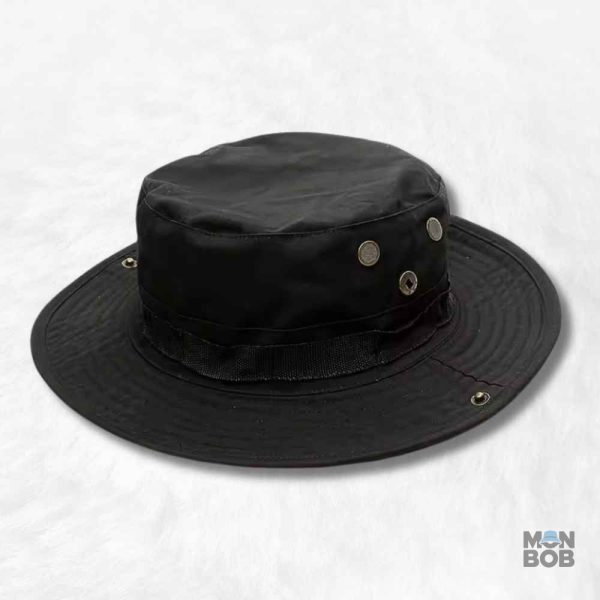 Chapeau militaire noir pour un look audacieux et tendance
