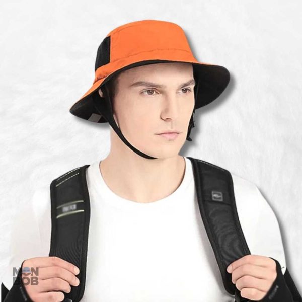 Chapeau noir idéal pour vos sessions de surf estivales