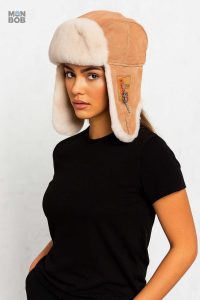 Accessoire de mode : chapka en coloris camel