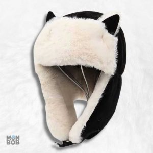 Chapka noire avec oreilles en fourrure