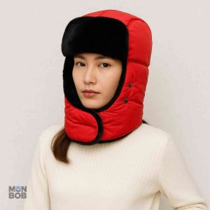 Accessoire de ski rouge, idéal pour les activités en extérieur